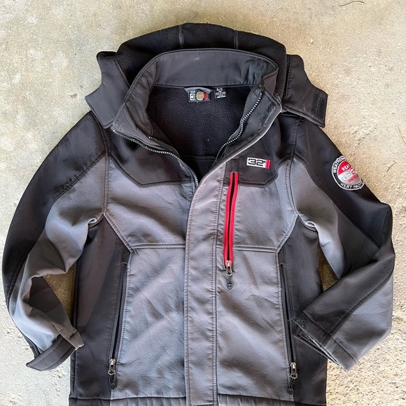Weatherproof 32 Gray and Black Hooded Jacket with Red Accents